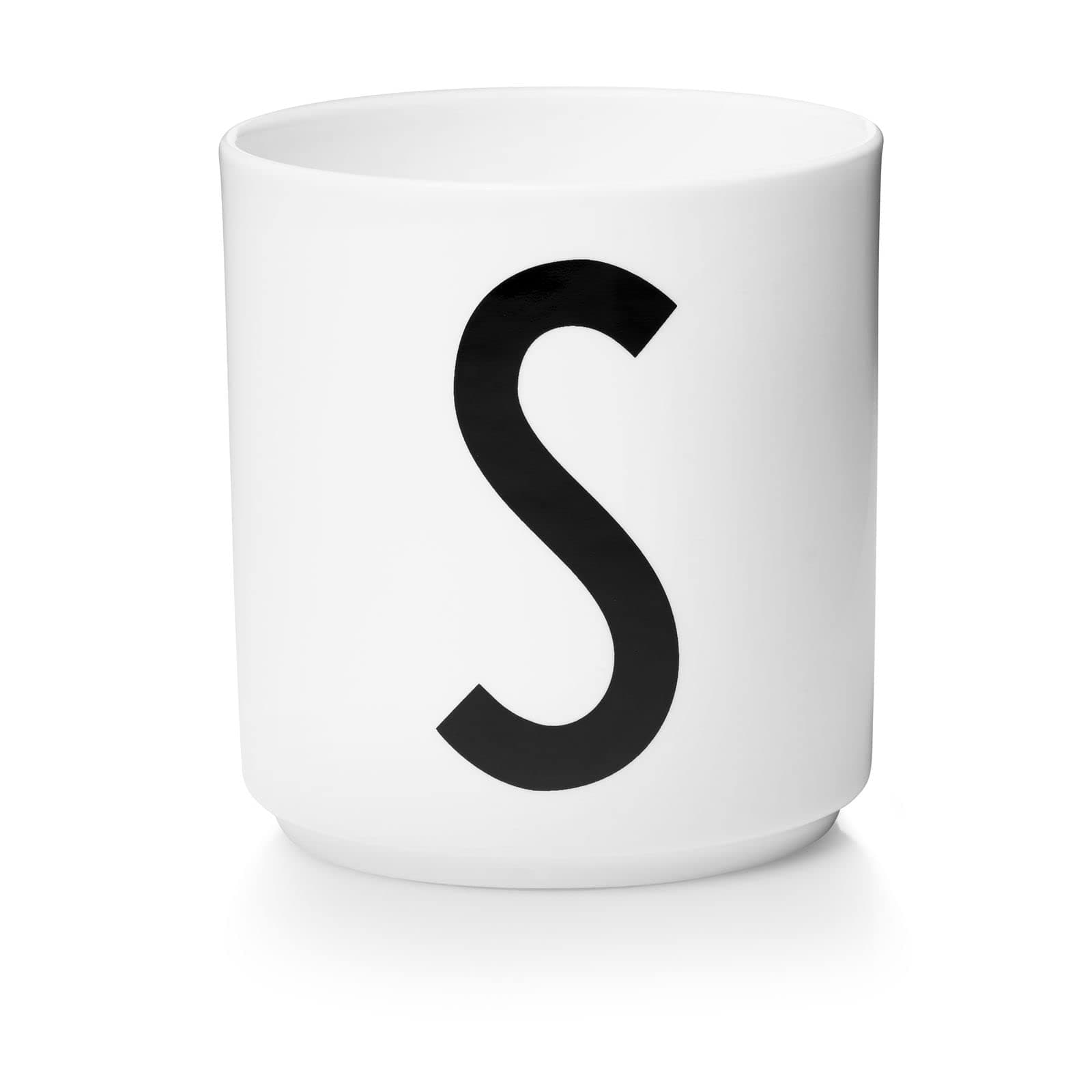 Design Letters Personal Porcelain Cup (White) – S – Decorative and stackable drinking cup with many functions. Available from A-Z. Dishwasher & microwave safe. Accessories are sold separately. 250 ml