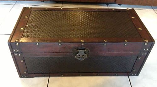 Replica vintage-Style Customized Design With Nailhead Trunk (HF036-C)
