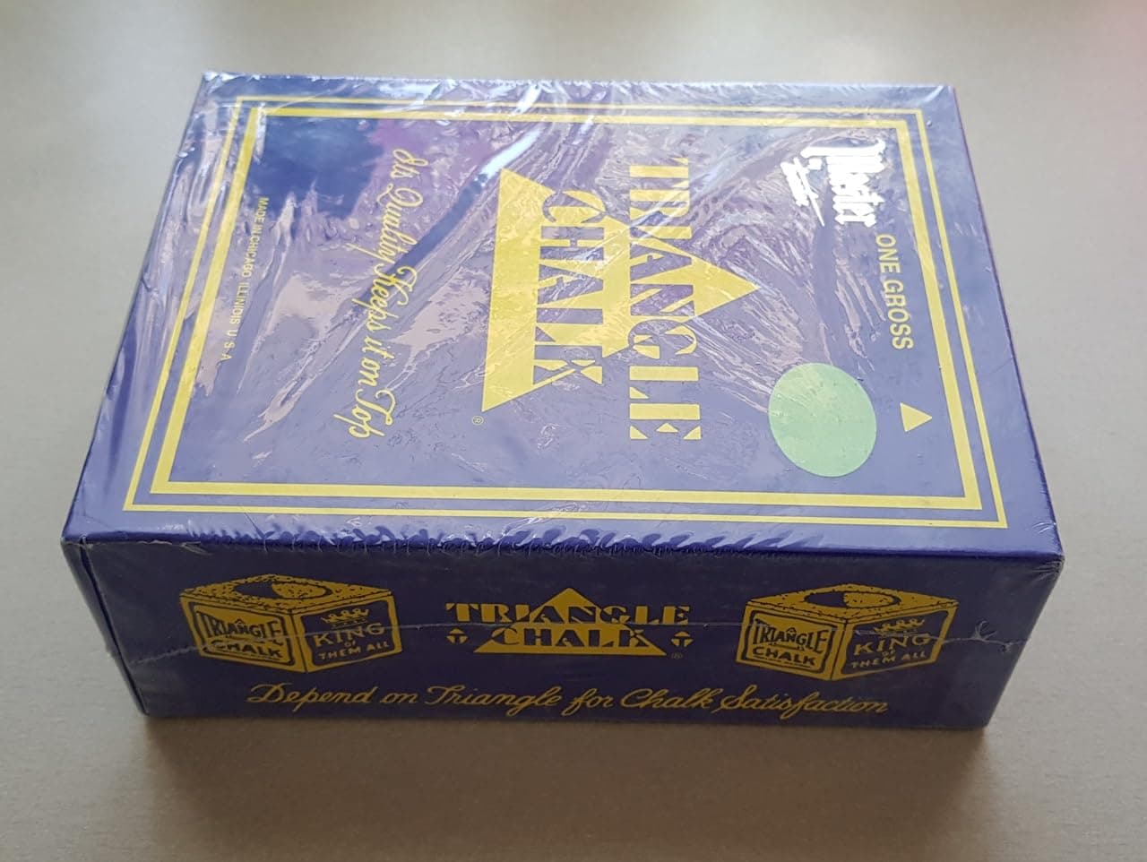 Triangle A BOX OF 144 PIECES GREEN CHALK **