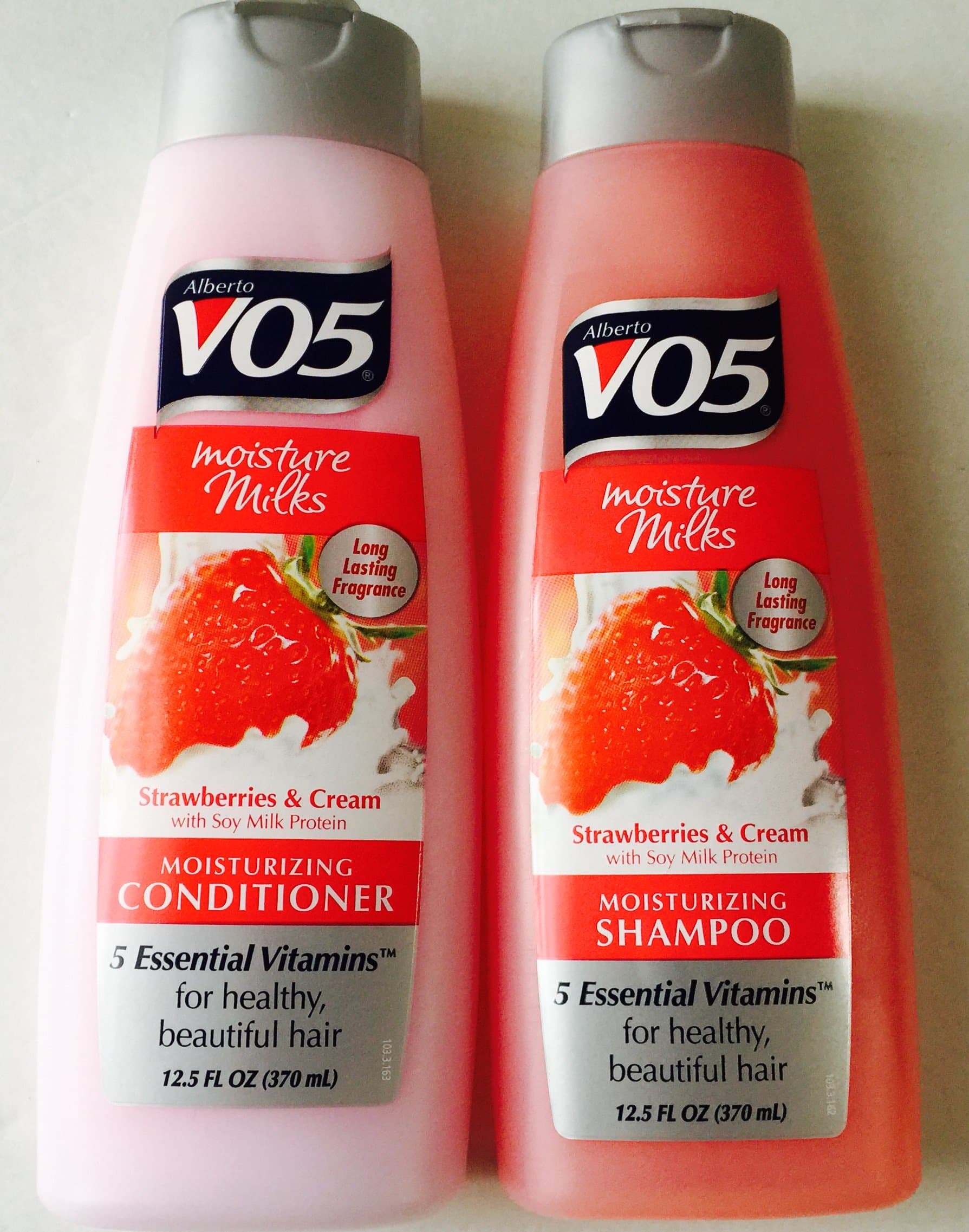 Alberto V05 Moisture Milks Strawberries & Cream Moisturizing Shampoo & Conditioner Set (12.5 fl.oz) by Alberto VO5