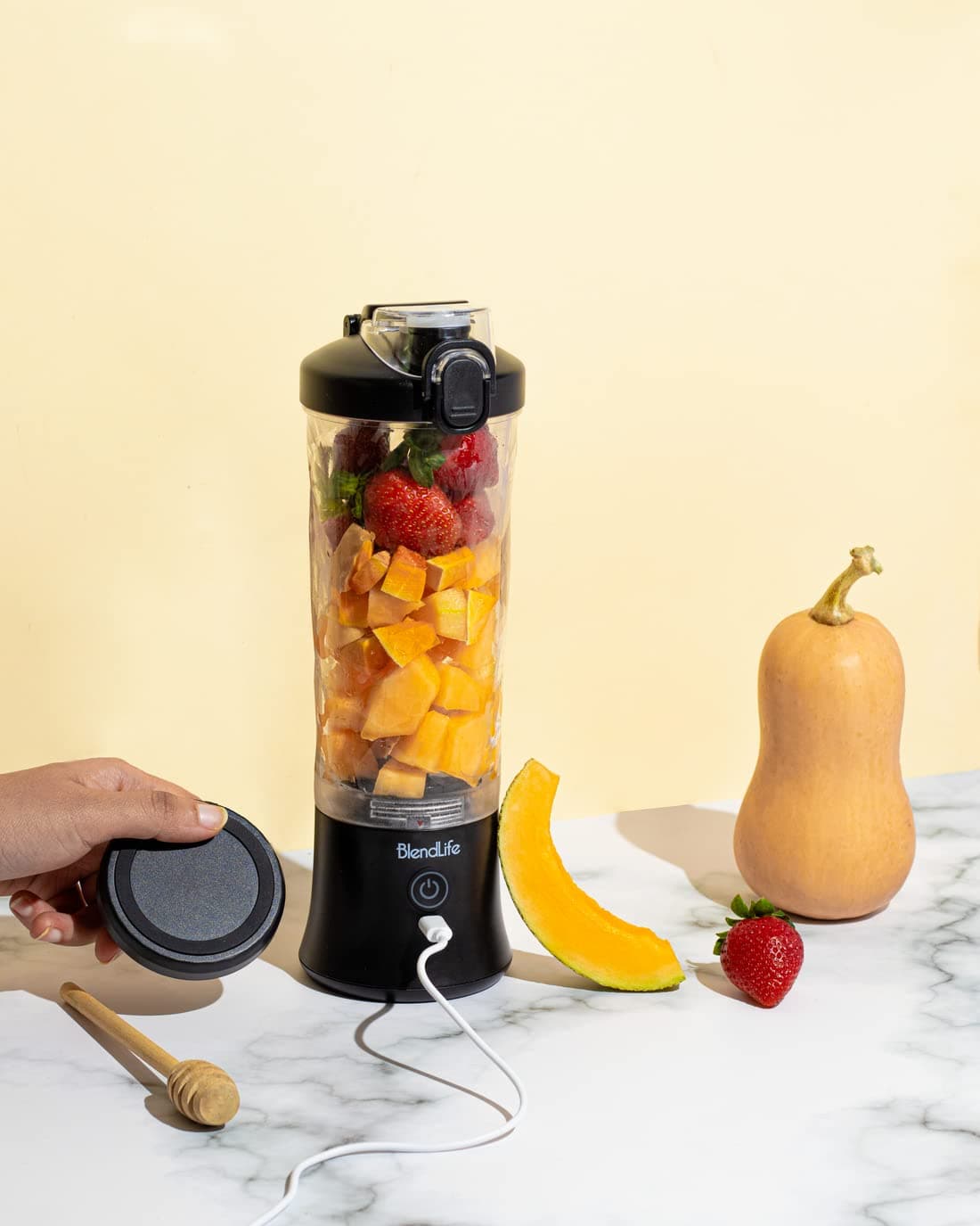 BlendLife Ultra Waterproof Portable Juicer & Blender for Juices, Shakes, Smoothies | Pulse Mode, LED Lights, 230W, 4000mAh Battery, Inbuilt Sipper & Carry Handle, 600ml Convertible Jar – Black