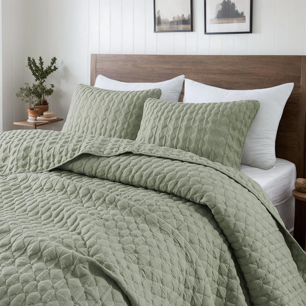 WDCOZY Sage Green Quilt Queen Size Bedding Sets with Pillow Shams, Lightweight Soft Bedspread Coverlet, Quilted Blanket Thin Comforter Bed Cover, All Season Spring Summer, 3 Pieces, 90x90 inches