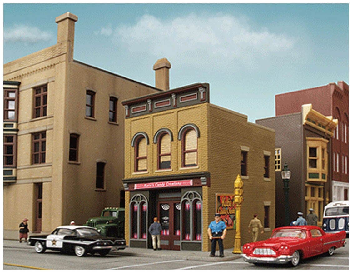 Walthers Trainline Built-ups Katie's Candy Creations 1:87 HO Scale Miniature Toy Building for City Streets, Adults, Unisex