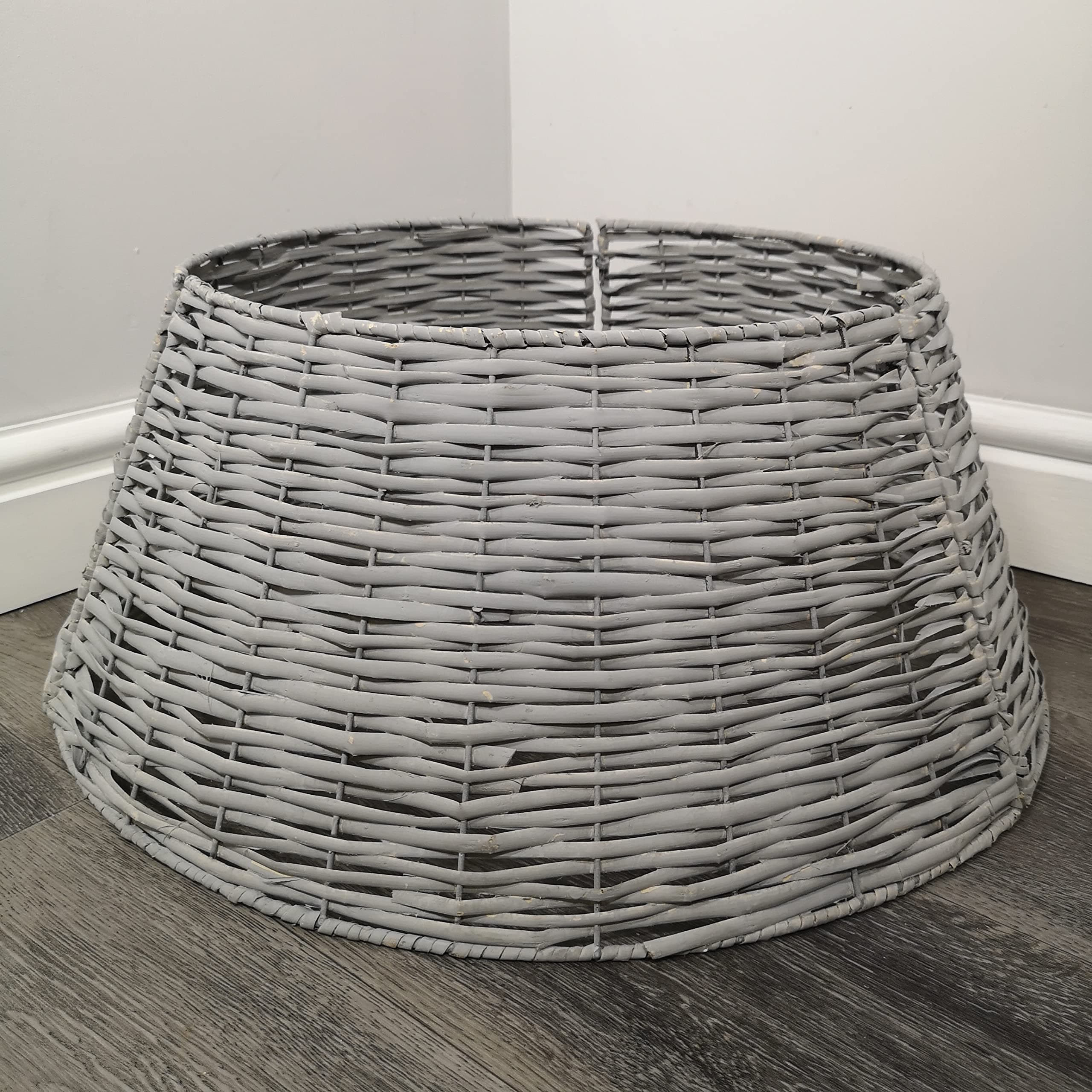 48/70cm Samuel Alexander KD Willow Christmas Tree Skirt Wicker Rattan - Large Light Grey